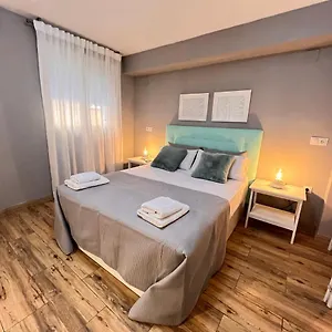 https://la-casita-de-mrmoles.hotelsinnerja.org
