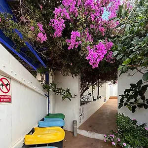 Y Marina La Caleta (El Hierro)