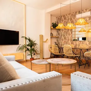 https://stylish-apartment-in-the-heart-of-malaga-with-pool.1costadelsol.com